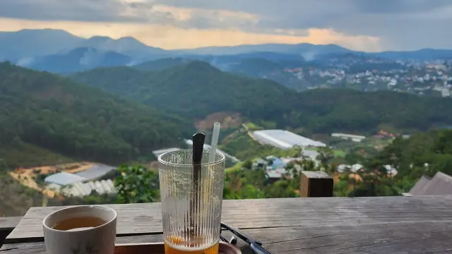 Tiệm cà phê Cheo veooo - hình ảnh 2